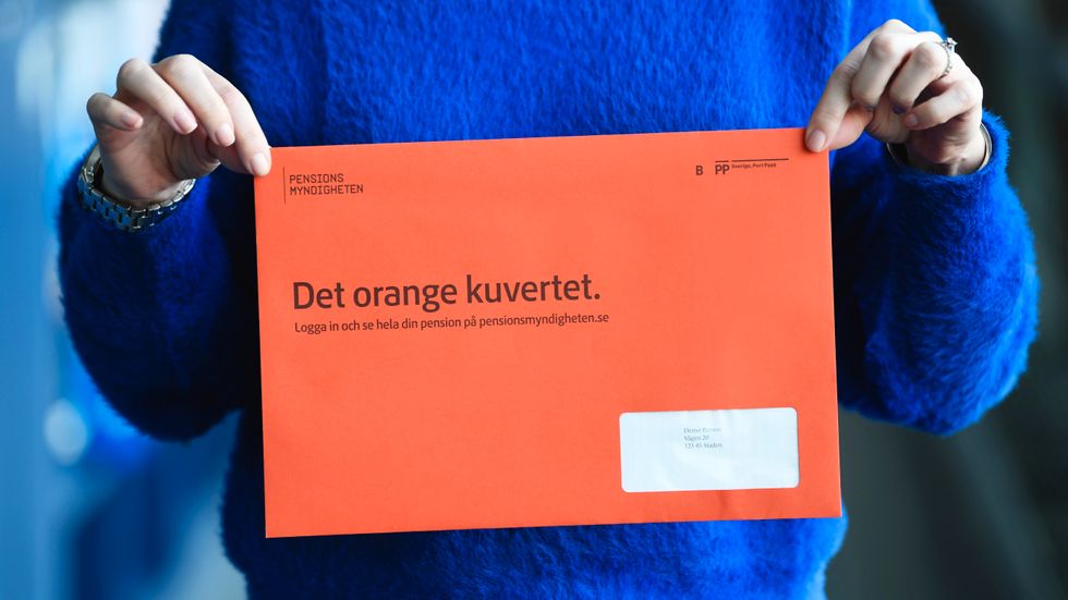 Varje år skickar Pensionsmyndigheten ett orange kuvert med information om pension och underlag för beräkning av pensionsrätter. Arkivbild.