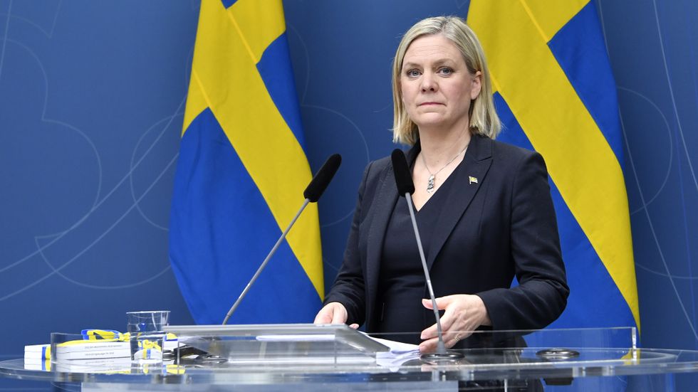 Magdalena Anderssons rådgivare är inte helt ense om den svenska coronastrategin.