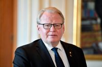 Försvarsminister Peter Hultqvist (S) kallar in försvarsberedningen för att diskutera förskott till försvaret i vårbudgeten. Arkivbild.