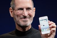 Steve Jobs visar upp iPhone 4 på Worldwide Developers Conference 2010.
