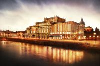 Den planerade utbyggnaden av Kungliga Operan stoppas. 