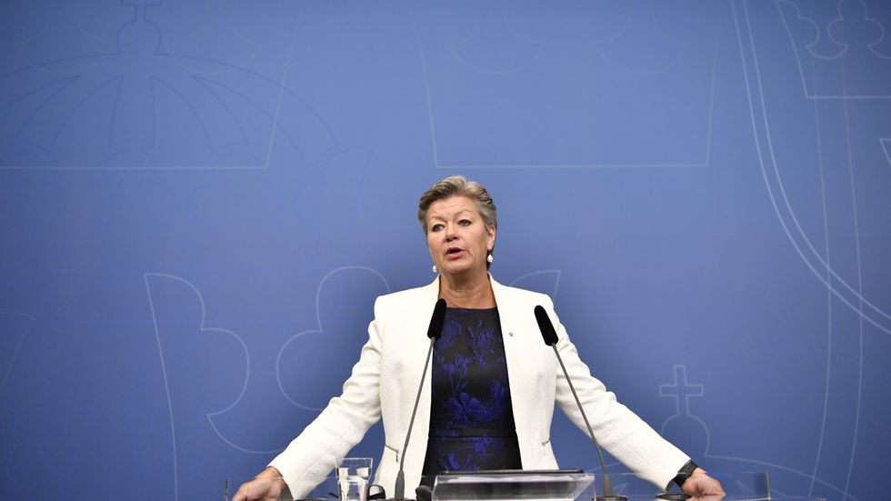 Arbetsmarknadsminister Ylva Johansson (S) befarar att långtidsarbetslösheten nu ökar med den nya budgeten. Arkivbild.