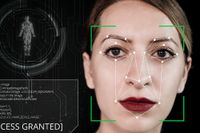 Biometrisk verifiering av en kvinna vars ansikte känns igen och ”klipps ut”. Med hjälp av artificiell intelligens går det sedan att klippa in ansiktet i till synes realistiska videoklipp. Hur bör vi förhålla oss till denna nya ”verklighet”?