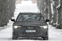 Kombiversionen av nya Audi A6 förväntas bli en bästsäljare. Särskilt den här versionen med en bränsleeffektiv 2,0-liters dieselmotor. I kylargrillen sitter en radar som håller koll på både bilar och fotgängare. 
