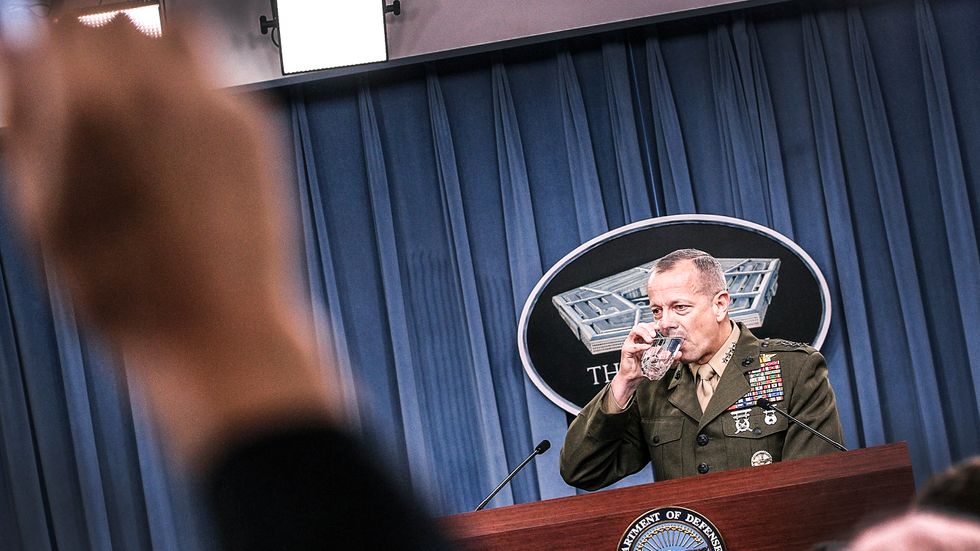 Den fyrstjärnige generalen John Allen på en briefing i amerikanska Pentagon 2012.