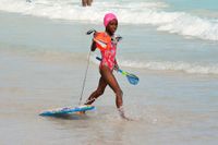Vattensport. Plaska på stranden, segla, dyk, kitesurfa, paddla kajak eller åk vattenskidor.
