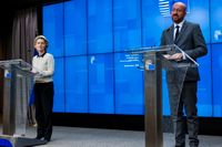 EU-kommissionens ordförande Ursula von der Leyen, t v och EU:s permanente rådsordförande Charles Michel kommer att underteckna brexitavtalet onsdag förmiddag klockan 9.30. Arkivbild.