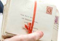De över tusen brev från TS Eliot har varit förseglade i mer än 60 år.