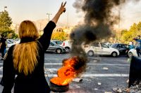 Protesterna i Iran har nu pågått i två månader. Den senaste veckan har regimens våld mot demonstranterna tappats upp.