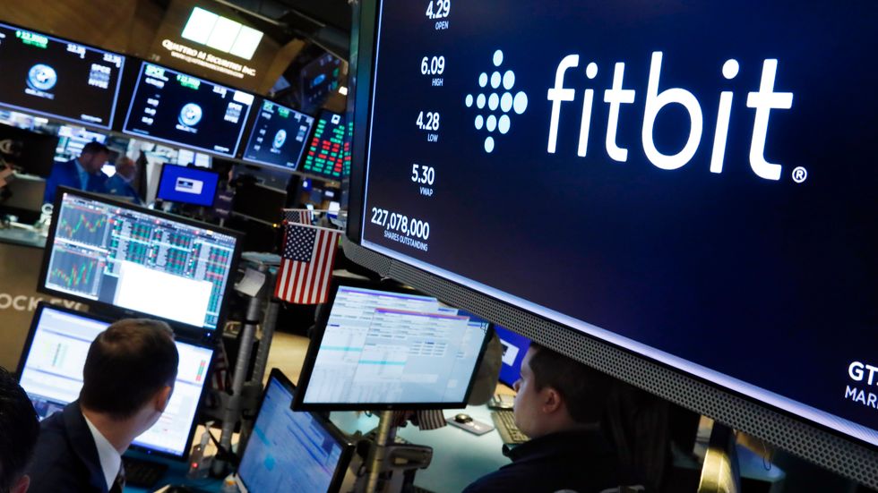 Fitbits aktie har lyft sedan Reuters tidigare i veckan skrev om Googles bud på bolaget. Arkivbild.