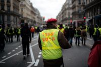 Gula västarnas protester i Frankrike fortsätter, men i allt mindre skala.