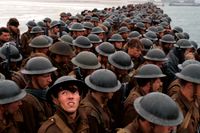 400 000 man och värdefull utrustning ska rädda från den franska hamnstaden Dunkerque i Christoper Nolans nya film ”Dunkirk”. Evakueringen har gått till historien som ”miraklet vid Dunkerque”.