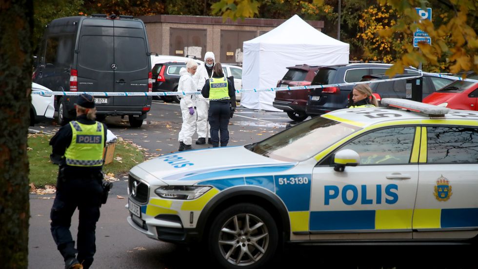 Polisavspärrningar i Bergsjön i Göteborg sedan en man skjutits ihjäl i oktober förra året. Polisen inledde en särskild händelse med anledning av mordet. Enligt Riksrevisionen kan det vara effektivt en kort period, men inte när det pågår länge. Arkivbild.