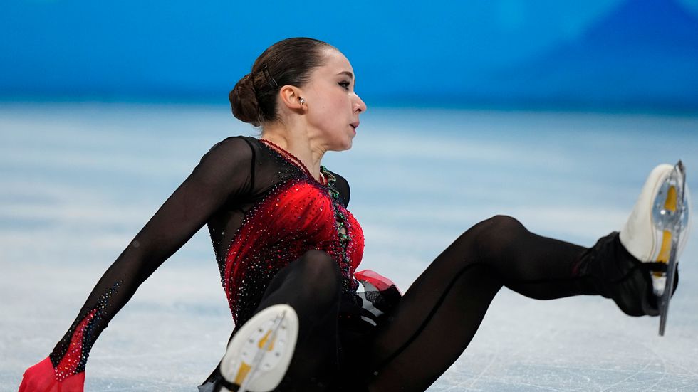 Kamila Valieva ramlade flera gånger under sitt fria program och tar inte medalj i konståkningen
