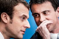 Emmanuel Macron (tv.) och Manuel Valls i samtal i april 2015 när Macron var finansminister och Valls premiärminister.