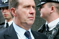Clive Goodman var kungareporter på News of the world och dömdes 2006 till fyra månaders fängelse för att ha avlyssnat prins Williams telefonsvarare.