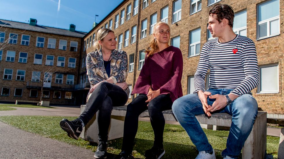 Eleverna Caijsa Hennemann och Linus Näsen på Katrinelundsgymnasiet i Göteborg är positiva till ordningsbetyg: