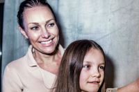Minna Salenius föräldrar kom till Stockholm 1979, som en del av den stora vågen av finsk arbetskraftsinvandring. För Minna är det viktigt att dottern Caitlin talar det finska språket. 