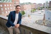 Jimmy Jansson, kommunstyrelsens ordförande i Eskilstuna, vill begränsa tiggeriet i staden.