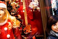 Amanda Abedzadeh, Malmö, oroar sig för att pengarna inte ska räcka till inför julen. ”Man är ledig och ska göra grejer med sina kompisar som kostar och köpa julklappar till alla”.