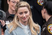Amber Heard har stått åtalad för förtal av ex-maken Johnny Depp.