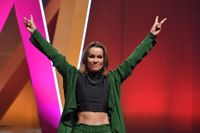Linda Bengtzing under SVT:s presentation av de artister som ska tävla i Melodifestivalen 2020.