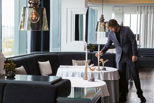 Geranium återfinnsockså på toppfyralistan över Danmarks bästa restauranger enligt White guide. Restaurangen har precis som Noma två stjärnor i Michelinguiden. Geranium som ligger åtta våningar upp i Köpenhamns fotbollsstadium drivs av Rasmus Koefed  som vunnit Bocuse d'Or. För 3000 danska kronor kan man få en middag inklusive aperetif, vin, vatten och kaffe. Geranium ligger på plats 42 på listan World's 50 best restaurant och är därmed fjärde bästa nordiska restaurang, efter Noma, Fäviken och Restaurant Frantzén.