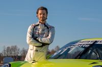 Efter sitt sabbatsår gör prins Carl Philip comeback på racingbanan genom att köra hela säsongen i Porsche Carrera Cup.