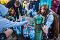 De ryska attackerna har lett till att de flesta i Kiev står utan vatten och 350 000 hem är utan el.