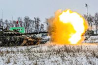 Ryska stridsvagnar övar i Belarus. 