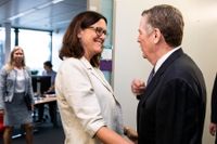 EU:s handelskommissionär Cecilia Malmström tar emot USA:s handelsrepresentant Robert Lighthizer i Bryssel.