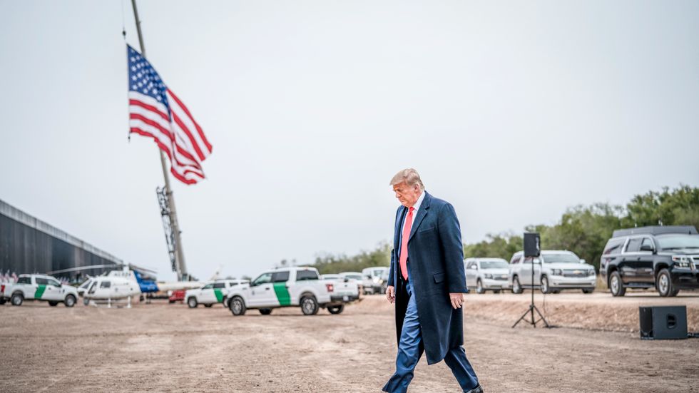 Donald Trump under besöket i Texas på tisdagen.