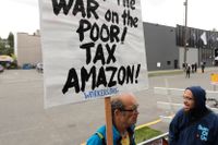 Demonstranter i Seattle i samband med Amazons investerarträff i maj 2018.