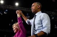 Hillary Clinton och Barack Obama under ett kampanjmöte tidigare under valrörelsen.