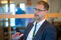 Jonas Ygeby, Ericssons produktionschef, har intentionen att tillverkningen in Borås ska flytta till Ungern.