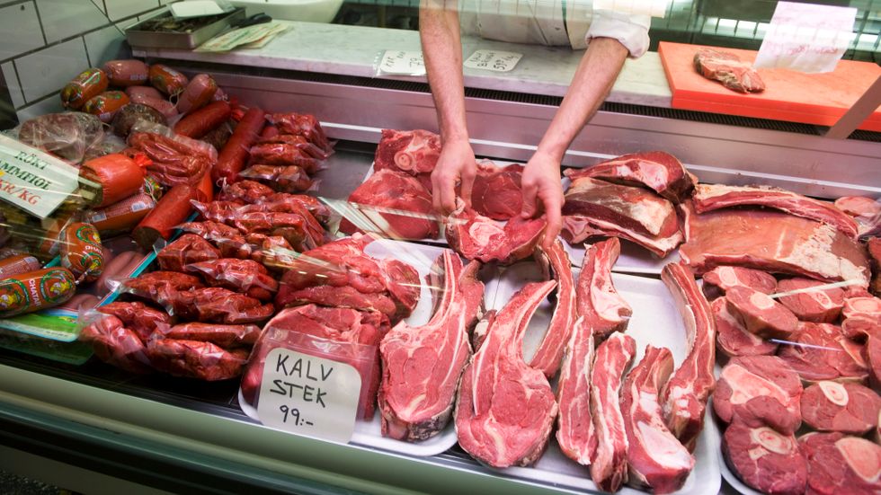En ny studie visar att äter man mer än två portioner rött kött i veckan ökar risken för hjärt- och kärlsjukdomar med 3 till 7 procent.