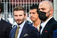 Beckham får miljarder – samtidigt som arbetarna tvingas till låga löner