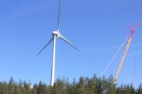 Vindkraftverken nära Vättern är en satsning av 140 privatpersoner under namnet Hjovind.