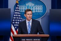 Nationella säkerhetsrådgivare Michael Flynn pratade sanktioner med Rysslands ambassadör medan Obama fortfarande var president.