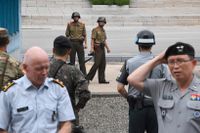 Gränsövergång mellan Nordkorea och Sydkorea den 27 juli, som var den 64:e årsdagen sedan vapenstilleståndet i Koreakriget.