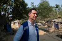 Sveriges biståndsminister Johan Forssell under ett besök i Bangladesh i mars i år. 
