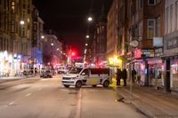 En man sköts till döds i stadsdelen Nørrebro i Köpenhamn på torsdagen. En ung man från Göteborg har häktats som misstänkt för mordet.