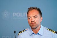 Børge Enoksen, polisåklagare vid Oslopolisen, vid söndagens pressträff.