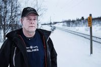 Lennart Forsberg bor intill malmbanan och har fått sin gård nedsmutsad av Northland Resources järnmalmstransporter.