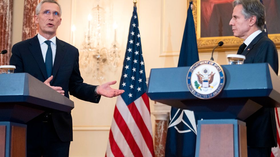 Natochefen Jens Stoltenberg och USA:s utrikesminister Antony Blinken vid onsdagens presskonferens.