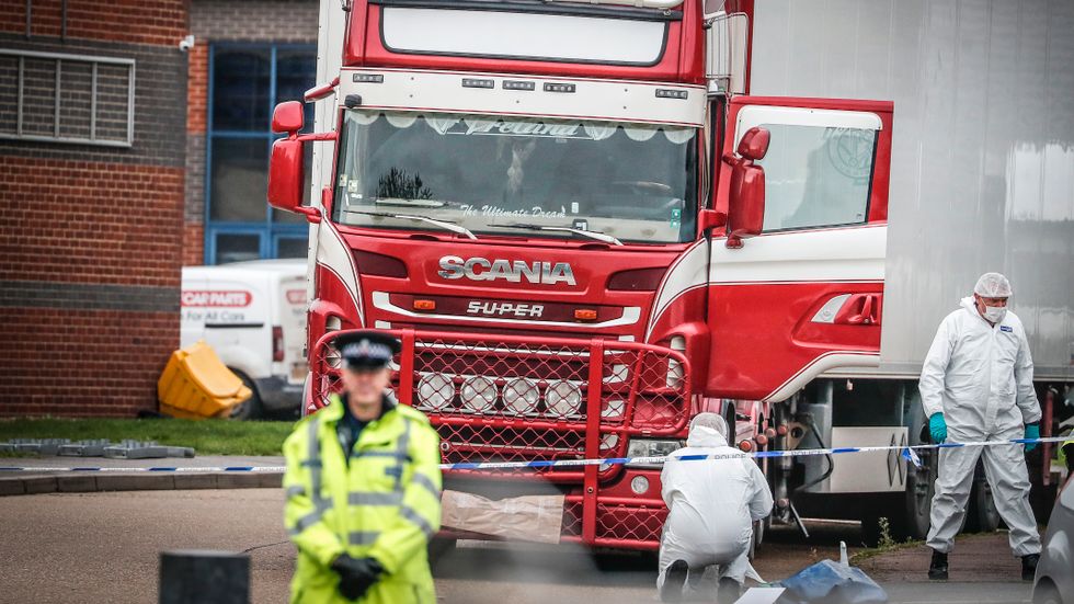 Lastbilen hittades på ett industriområde i Grays öster om London.