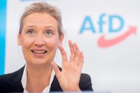 ”Den politiska korrektheten hör hemma på historiens sophög”, menar Alice Weidel, en av AFD:s toppkandidater. 