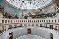 Ljuset faller genom kupolen över rotundan i François Pinaults nya museum Bourse de Commerce. 