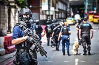 Sju personer har dödats och 48 personer har förts till sjukhus efter misstänkt terrorattack i London. Tre gärningsmän sköts av polis.
