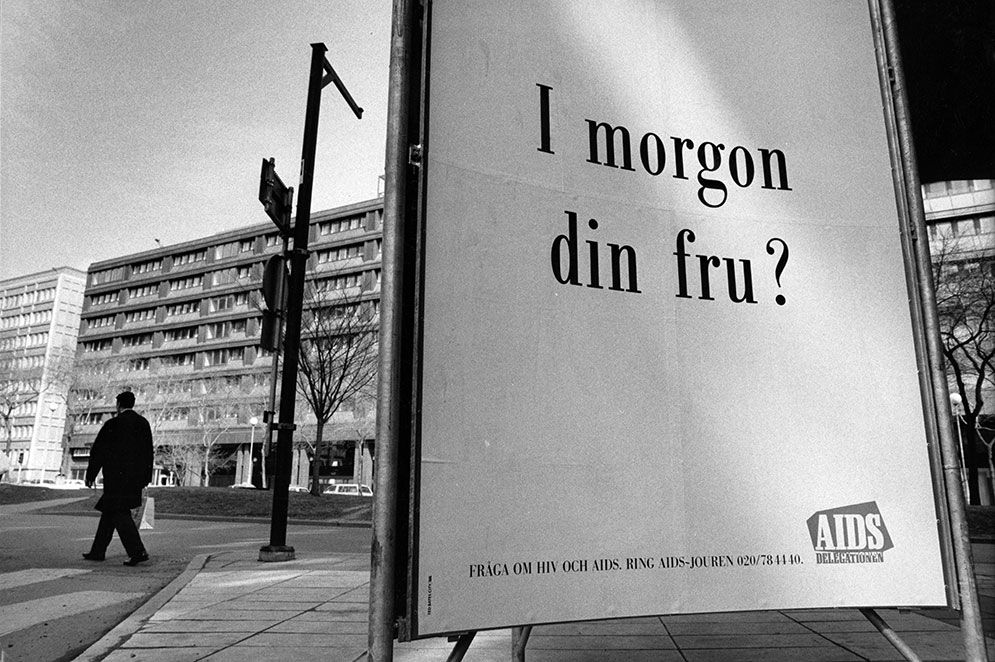 Affisch signerad Aidsdelegationen på Malmskillnadsgatan i Stockolm 1987.
